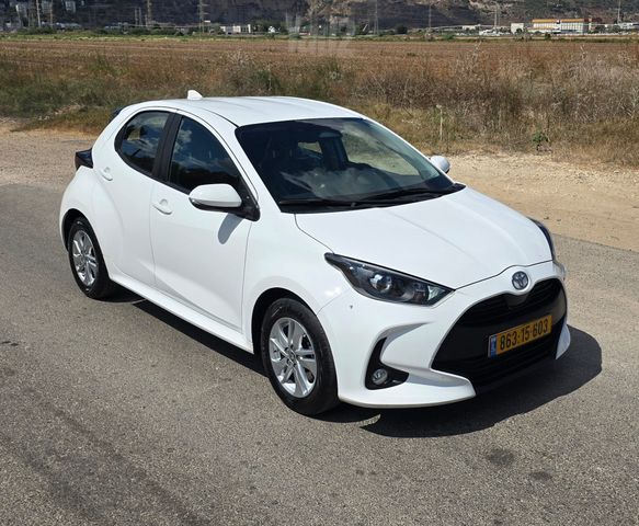 טויוטה יאריס