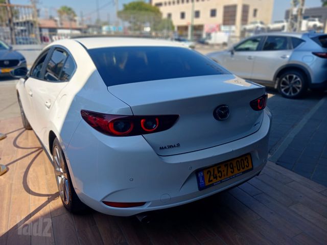 מאזדה 3