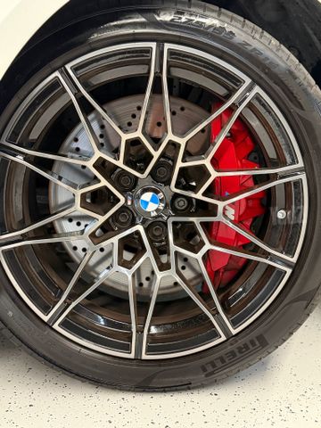 ב מ וו M4