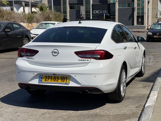 מודעת רכב אופל אינסיגניה 2
