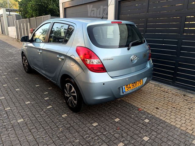 יונדאי i20