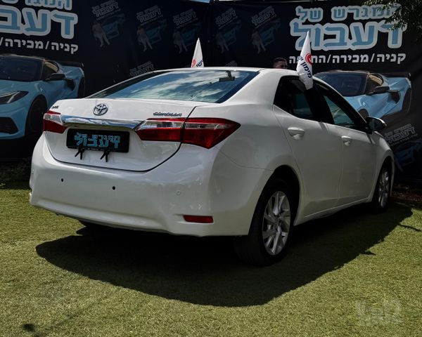טויוטה קורולה