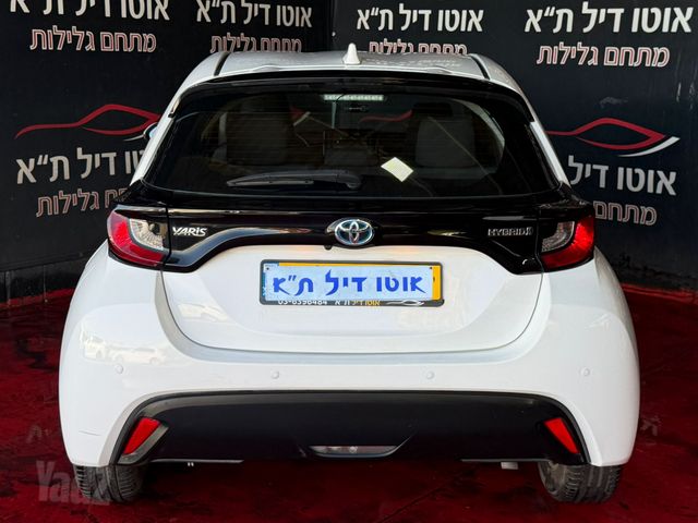 טויוטה יאריס