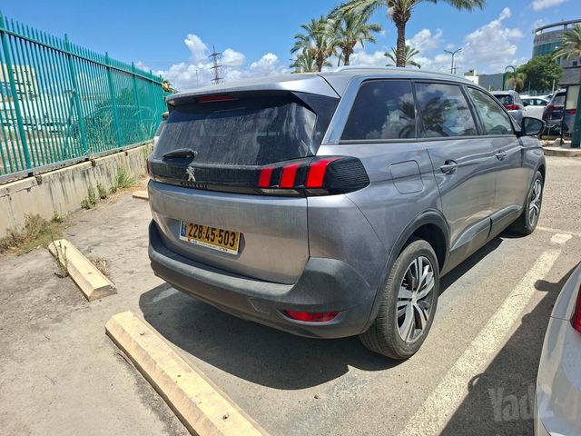 פיג'ו 5008