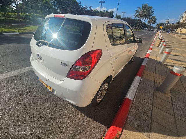 יונדאי i20