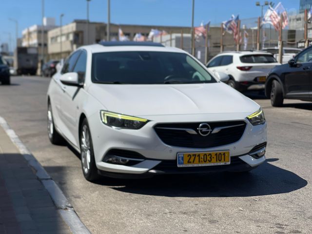 אופל אינסיגניה