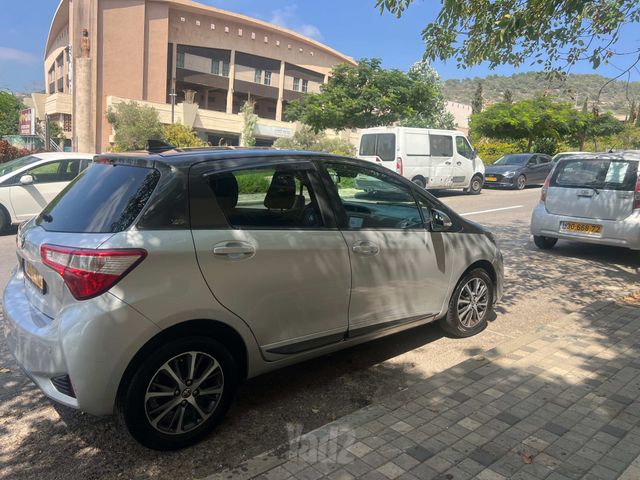 טויוטה יאריס