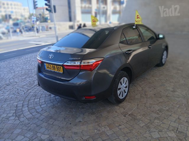 טויוטה קורולה