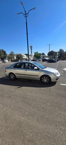 טויוטה קורולה