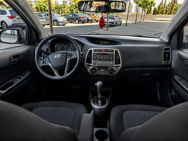 יונדאי i20