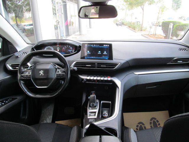 פיג'ו 5008