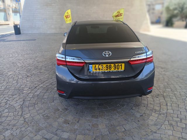 טויוטה קורולה
