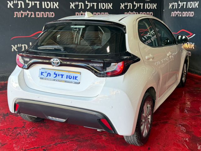טויוטה יאריס