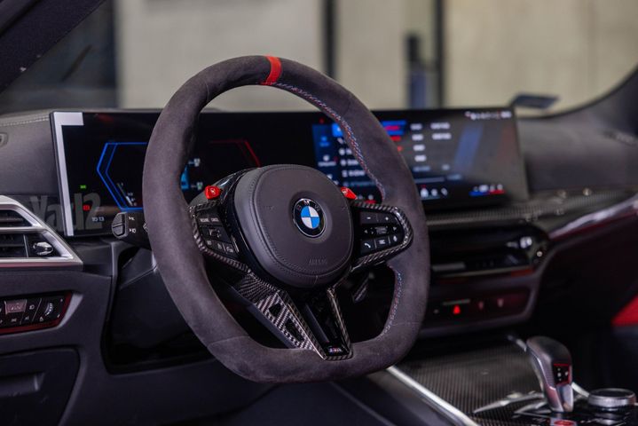 ב מ וו M4