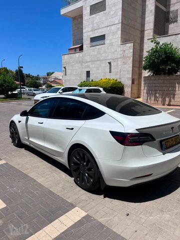 טסלה מודל 3
