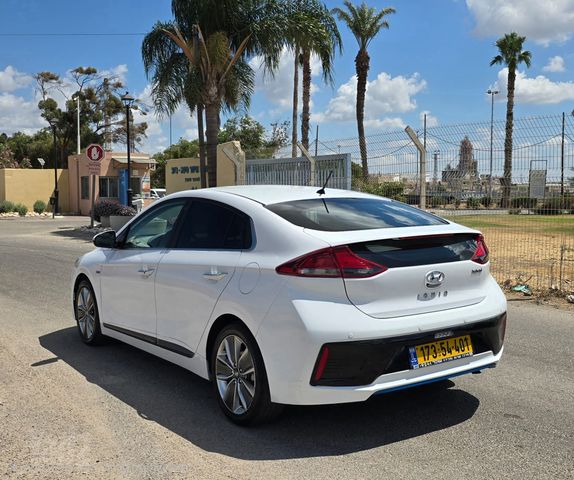 יונדאי איוניק
