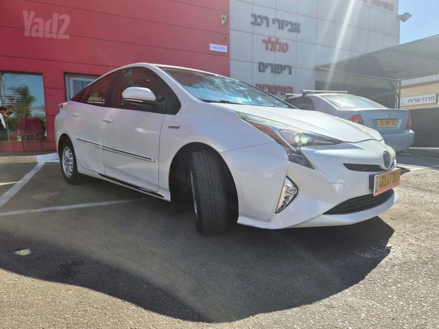 טויוטה פריוס