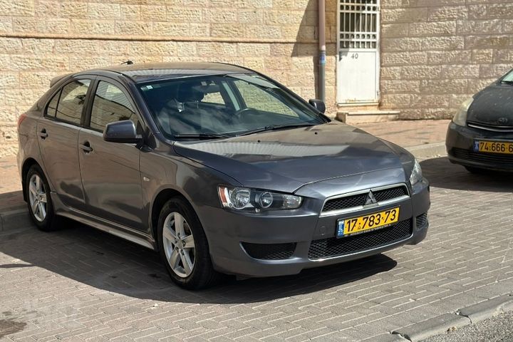מיצובישי לנסר