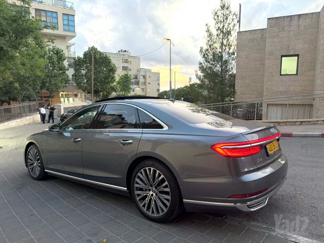 אאודי A8