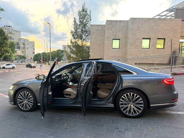 מודעת רכב אאודי A8