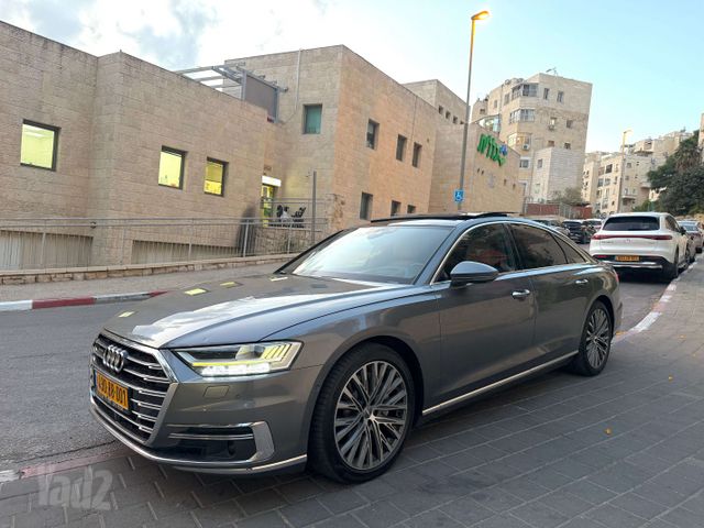 אאודי A8
