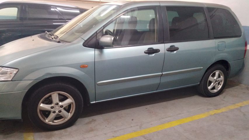 מודעת רכב מאזדה MPV