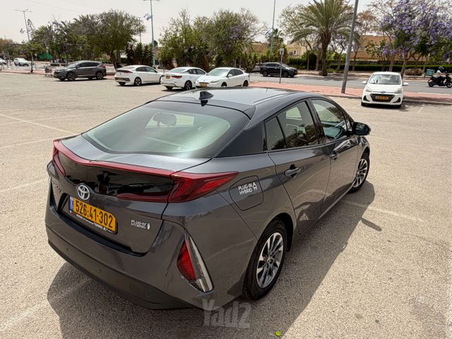 טויוטה פריוס