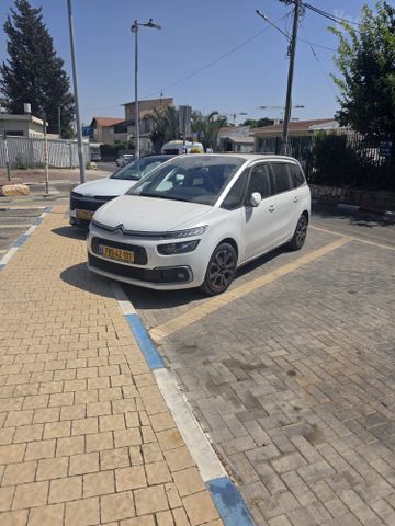 מודעת רכב סיטרואן C4 ספייסטורר