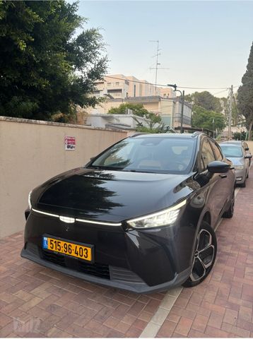 מודעת רכב ג׳ילי Geometry C