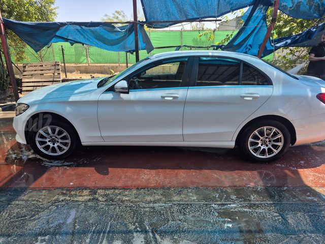 מודעת רכב מרצדס-בנץ C-class