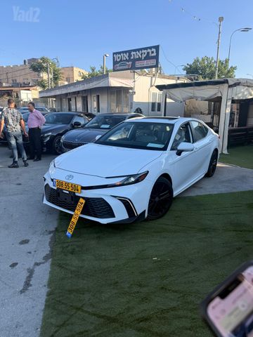 טויוטה קאמרי