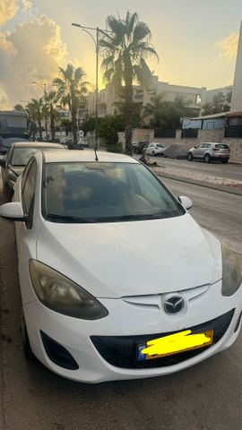 מודעת רכב מאזדה 2