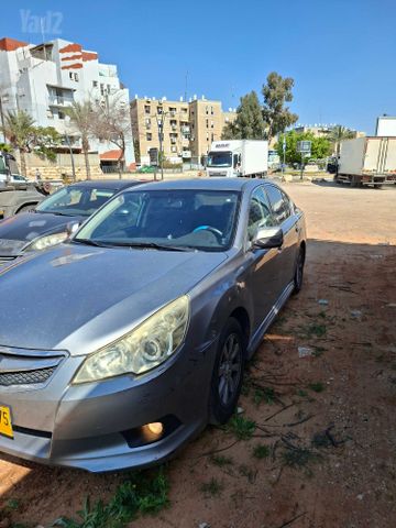 סובארו B4/לגאסי