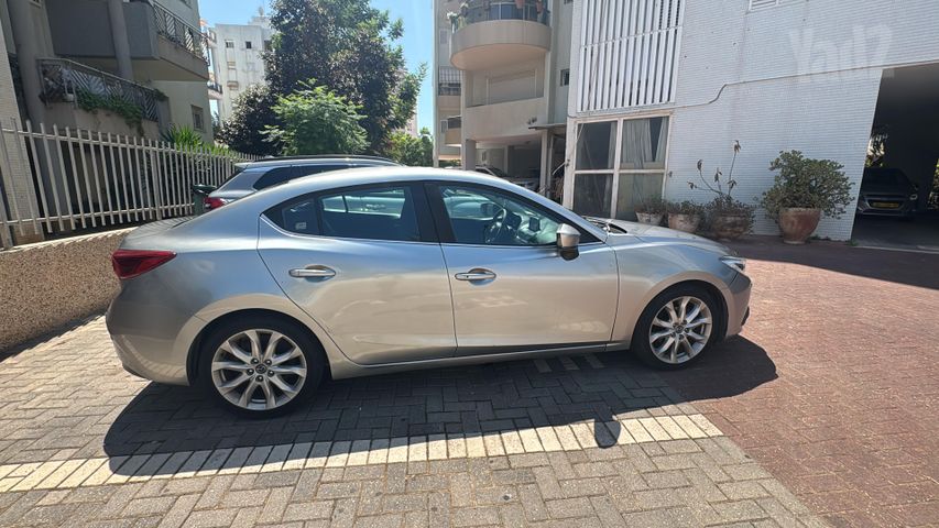 מאזדה 3