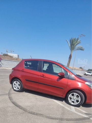 טויוטה יאריס