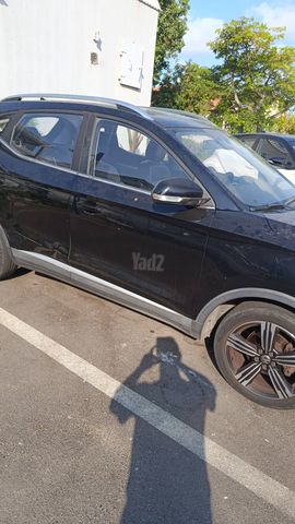 אם ג'י ZS