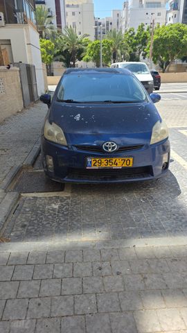 טויוטה פריוס