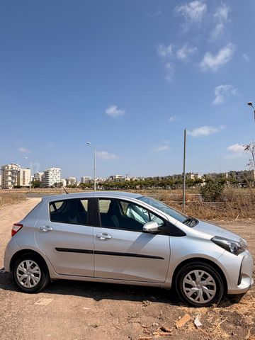 טויוטה יאריס