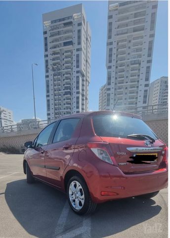 טויוטה יאריס