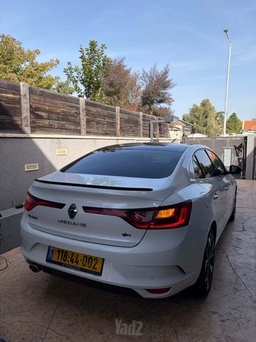 רנו מגאן