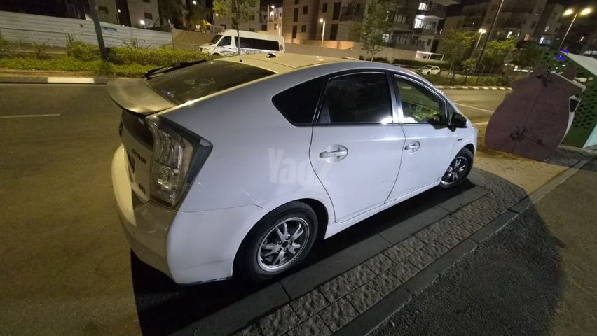 טויוטה פריוס