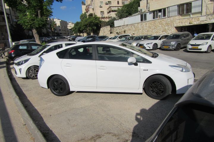 טויוטה פריוס