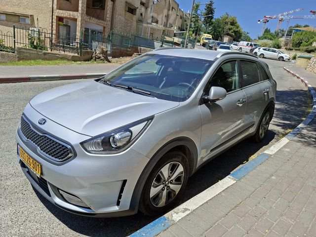 קיה נירו