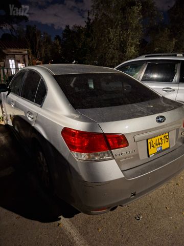 סובארו B4/לגאסי