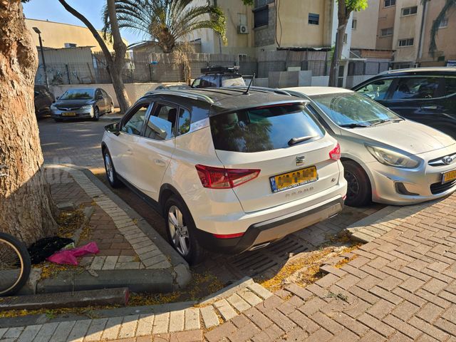 סיאט ארונה
