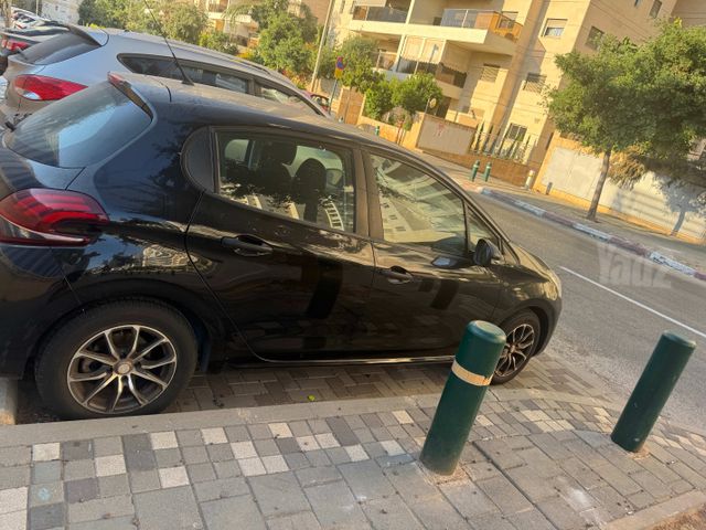 פיג'ו 208
