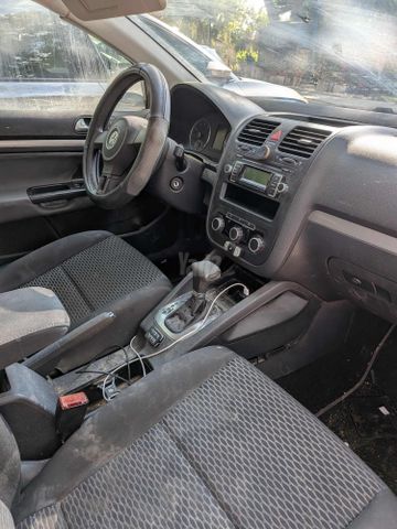 ג'טה  Manager אוט׳ 4 דל 1.6 (102 כ״ס)
