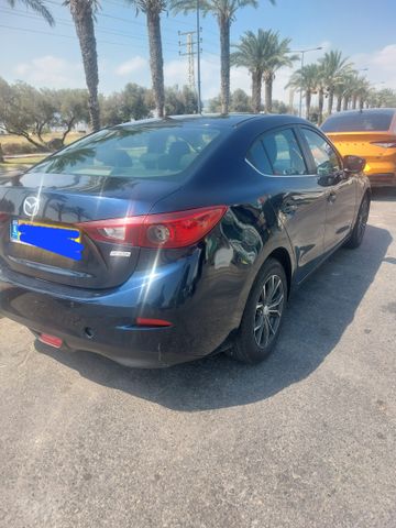 מודעת רכב מאזדה 3