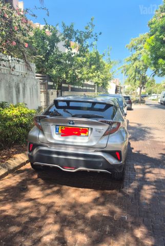 טויוטה C-HR