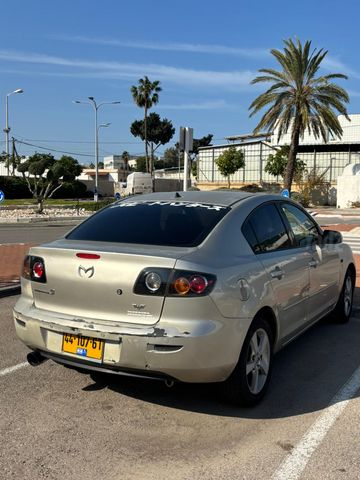 מודעת רכב מאזדה 3